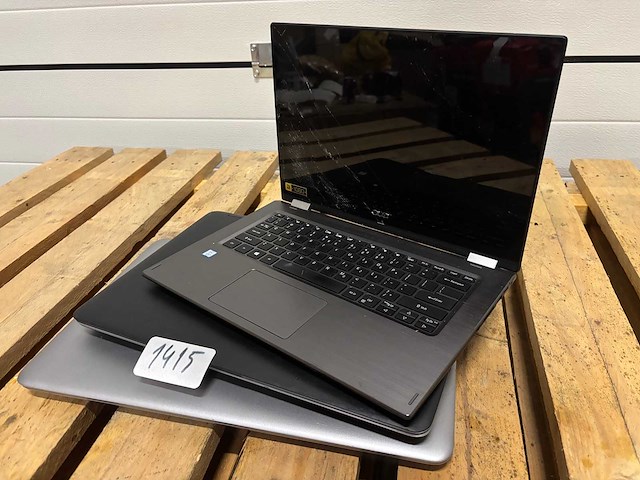 Partij - laptops (3x) - afbeelding 1 van  5