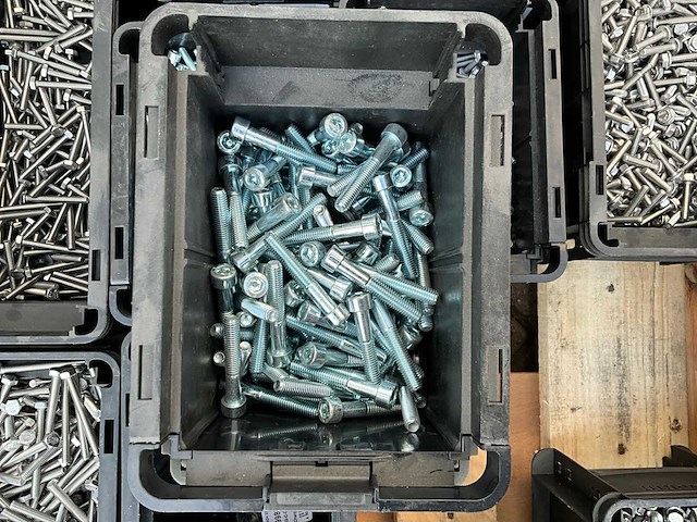 Partij - würth - bouten - moeren en bevestigingsmaterialen - afbeelding 18 van  29