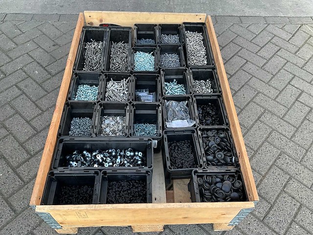 Partij - würth - bouten - moeren en bevestigingsmaterialen - afbeelding 17 van  29