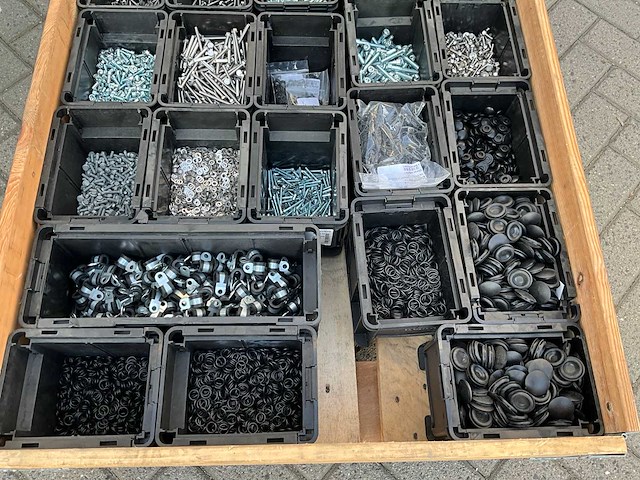 Partij - würth - bouten - moeren en bevestigingsmaterialen - afbeelding 29 van  29
