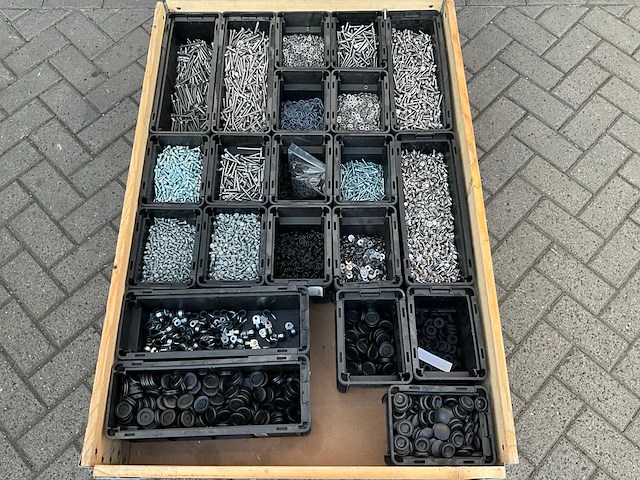 Partij - würth - bouten - moeren en bevestigingsmaterialen - afbeelding 3 van  22