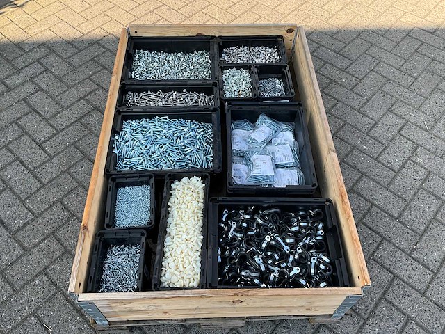 Partij - würth - bouten - moeren en bevestigingsmaterialen - afbeelding 2 van  13