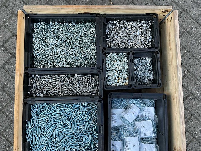 Partij - würth - bouten - moeren en bevestigingsmaterialen - afbeelding 5 van  13