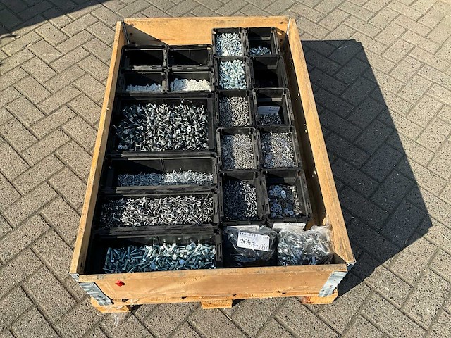 Partij - würth - bouten - moeren en bevestigingsmaterialen - afbeelding 2 van  17