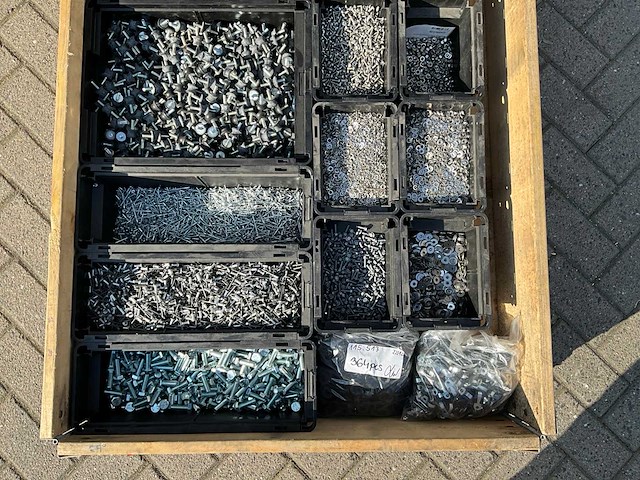 Partij - würth - bouten - moeren en bevestigingsmaterialen - afbeelding 3 van  17