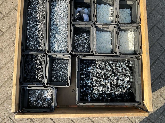 Partij - würth - bouten - moeren en bevestigingsmaterialen - afbeelding 3 van  21
