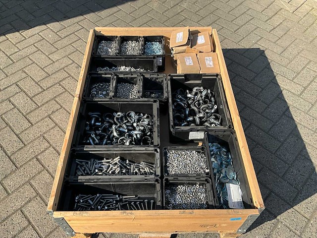 Partij - würth - bouten - moeren en bevestigingsmaterialen - afbeelding 2 van  19