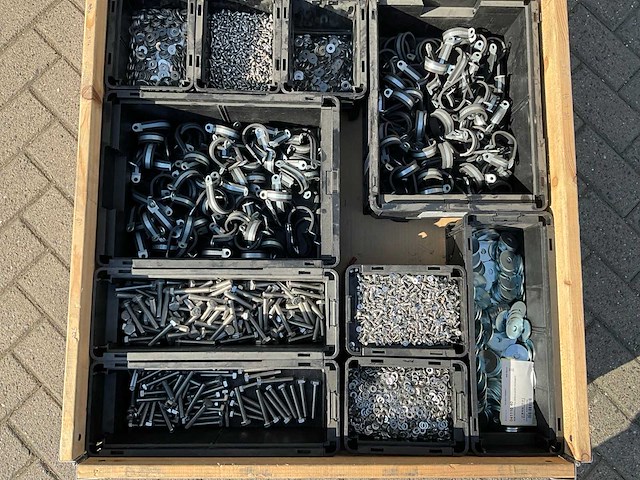 Partij - würth - bouten - moeren en bevestigingsmaterialen - afbeelding 3 van  19