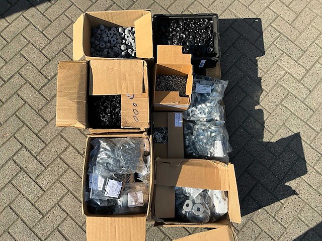 Partij - würth - bouten - moeren en bevestigingsmaterialen - afbeelding 1 van  12
