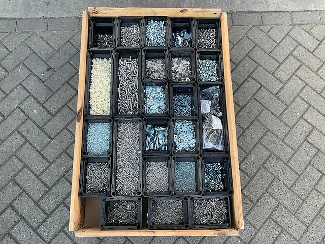 Partij - würth - bouten - moeren en bevestigingsmaterialen - afbeelding 14 van  21