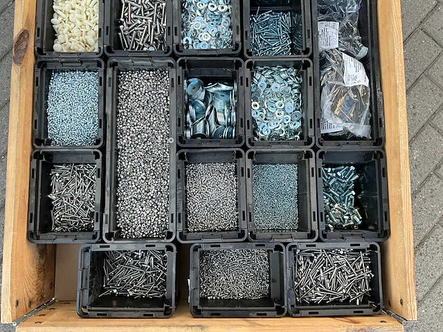 Partij - würth - bouten - moeren en bevestigingsmaterialen - afbeelding 15 van  21