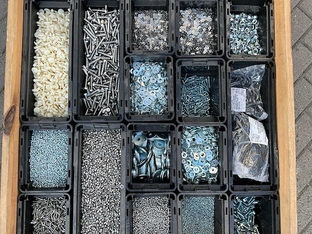 Partij - würth - bouten - moeren en bevestigingsmaterialen - afbeelding 16 van  21