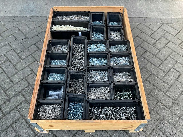 Partij - würth - bouten - moeren en bevestigingsmaterialen - afbeelding 2 van  18