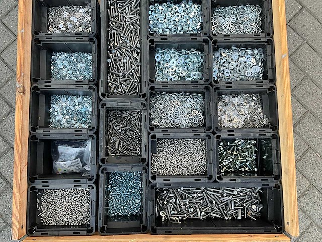 Partij - würth - bouten - moeren en bevestigingsmaterialen - afbeelding 3 van  18