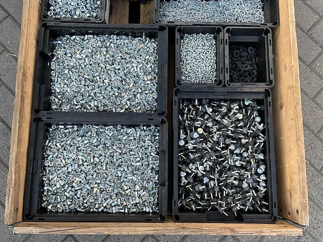 Partij - würth - bouten - moeren en bevestigingsmaterialen - afbeelding 3 van  15