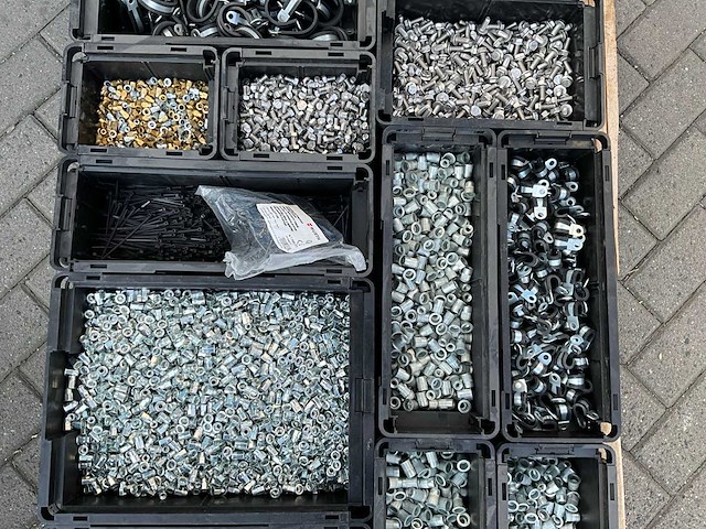 Partij - würth - bouten - moeren en bevestigingsmaterialen - afbeelding 4 van  14