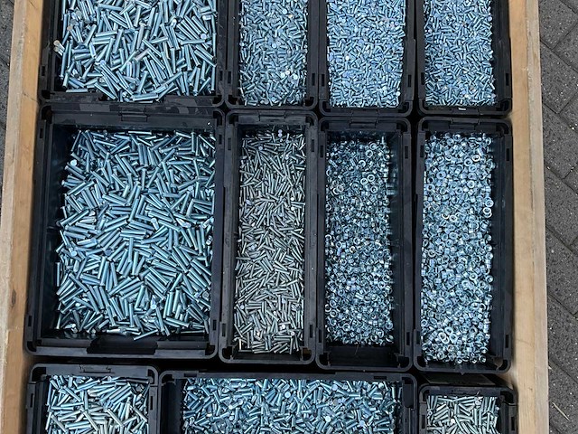 Partij - würth - bouten - moeren en bevestigingsmaterialen - afbeelding 12 van  13