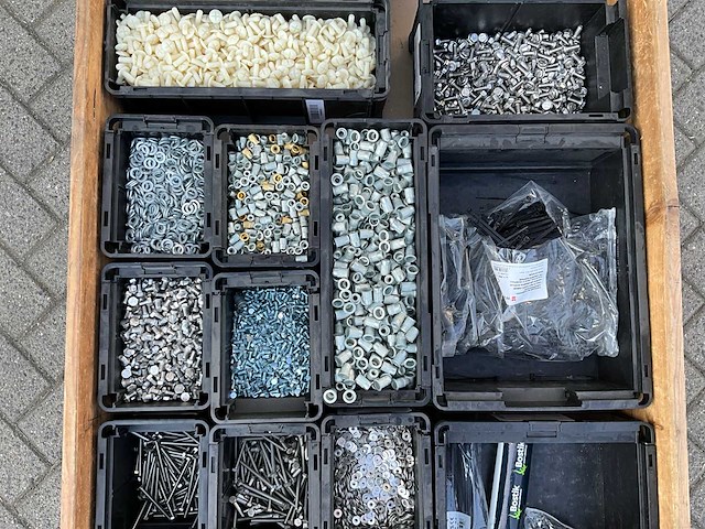 Partij - würth - bouten - moeren en bevestigingsmaterialen - afbeelding 3 van  14