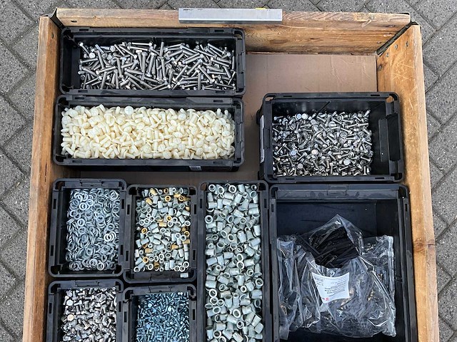 Partij - würth - bouten - moeren en bevestigingsmaterialen - afbeelding 4 van  14