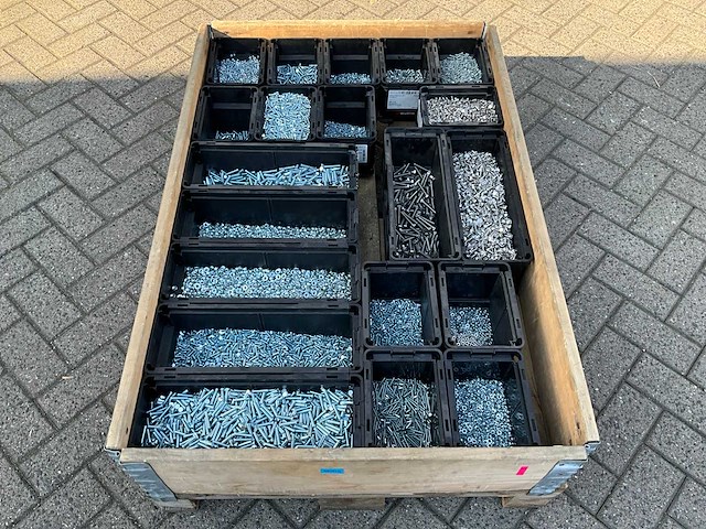 Partij - würth - bouten - moeren en bevestigingsmaterialen - afbeelding 2 van  18