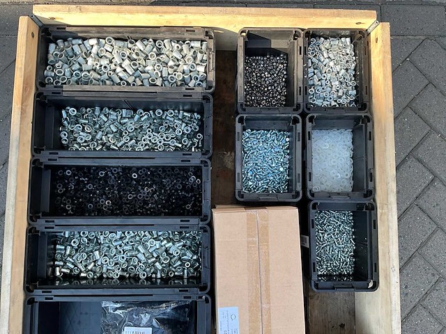 Partij - würth - bouten - moeren en bevestigingsmaterialen - afbeelding 4 van  16