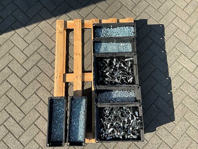 Partij - würth - bouten - moeren en bevestigingsmaterialen - afbeelding 1 van  10