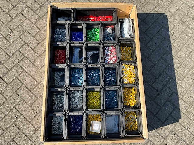 Partij - würth - zekeringen en elektrisch aansluit- en bevestigingsmateriaal - afbeelding 1 van  24