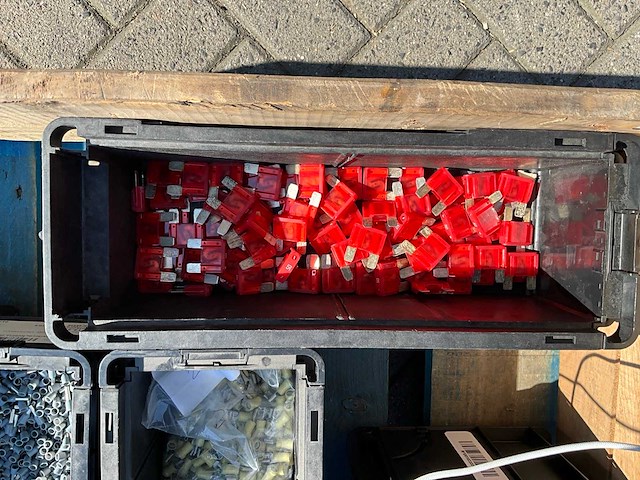 Partij - würth - zekeringen en elektrisch aansluit- en bevestigingsmateriaal - afbeelding 16 van  18