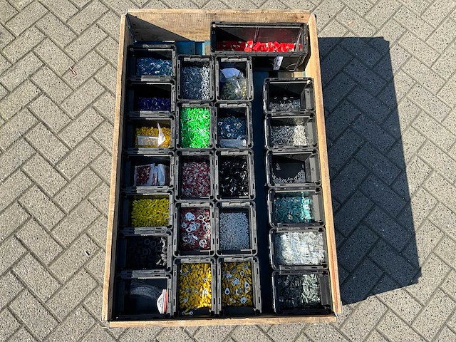 Partij - würth - zekeringen en elektrisch aansluit- en bevestigingsmateriaal - afbeelding 1 van  18