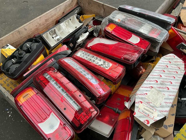 Partij- truck en trailerverlichting - afbeelding 1 van  11