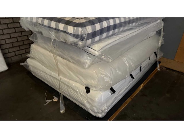 Partij 1 - mtf matras retouren - afbeelding 3 van  15