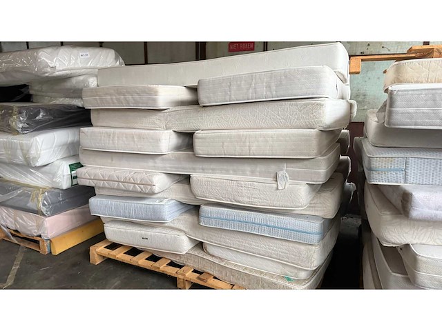 Partij 1 - mtf matras retouren - afbeelding 7 van  15