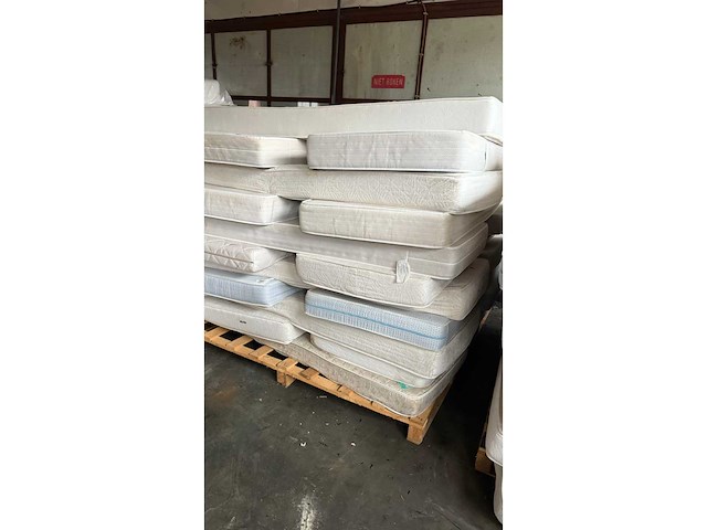 Partij 1 - mtf matras retouren - afbeelding 8 van  15