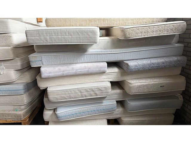 Partij 1 - mtf matras retouren - afbeelding 9 van  15