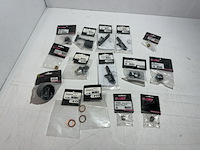 Partij 15 stuks gm, modelbouw onderdelen - afbeelding 1 van  4