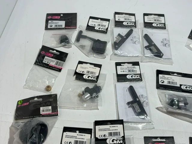 Partij 15 stuks, gm, modelbouw onderdelen - afbeelding 2 van  4