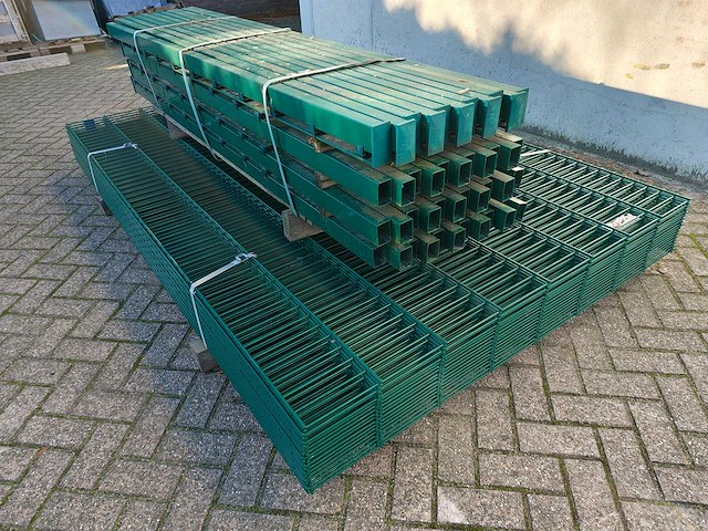 Partij 17x dubbelstaafs hekwerkpanelen 8 / 6 / 8 163 hoog met palen - afbeelding 3 van  9