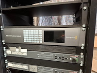 Partij 19 inch racks met proffesionele av apparatuur, blackmagic, extron, sennheiser - afbeelding 7 van  14