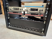 Partij 19 inch racks met proffesionele av apparatuur, blackmagic, extron, sennheiser - afbeelding 11 van  14