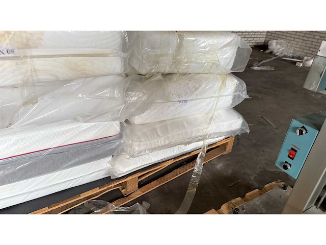 Partij 2- mtf matras, topper en matraskern retouren - afbeelding 10 van  15