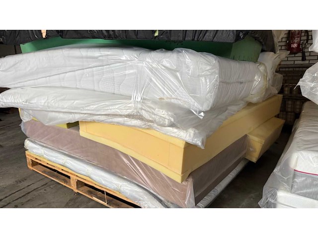 Partij 2- mtf matras, topper en matraskern retouren - afbeelding 12 van  15