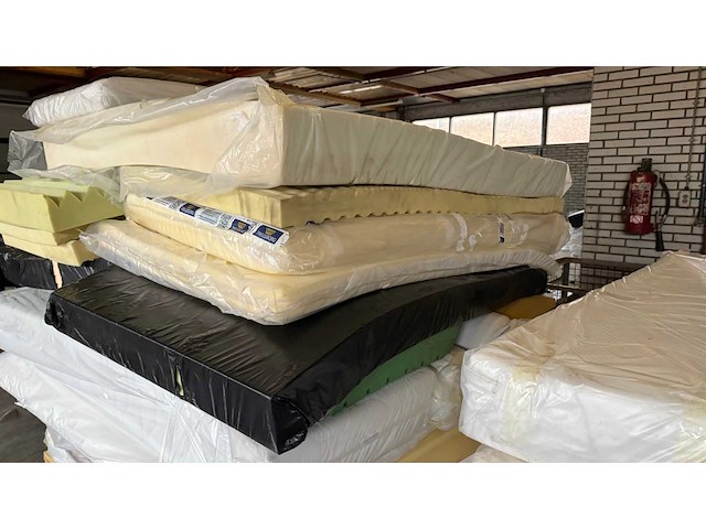 Partij 2- mtf matras, topper en matraskern retouren - afbeelding 6 van  15