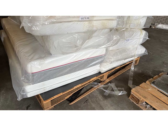 Partij 2- mtf matras, topper en matraskern retouren - afbeelding 9 van  15