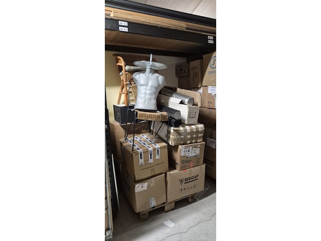 Partij 2 pallets en los spul gebruikt en nieuw aantal 1 partij. - afbeelding 3 van  9