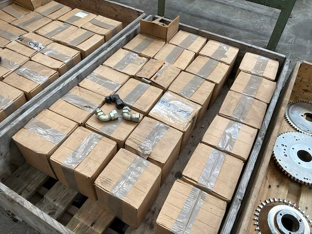 Partij 20 mm haakse knelkoppeling - afbeelding 1 van  4