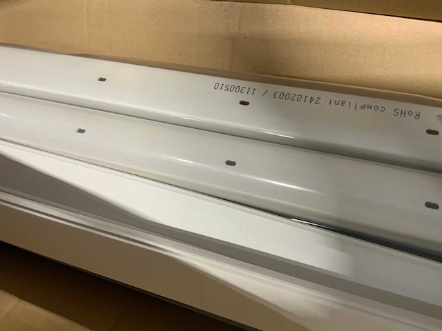 Partij 200 cm kabelgoten - afbeelding 1 van  2