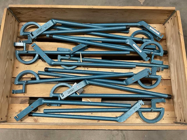 Partij 22mm buigtangen, 9 stuks - afbeelding 1 van  1