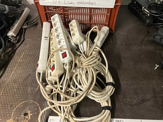 Partij 230volt stekkerblokken - afbeelding 2 van  3