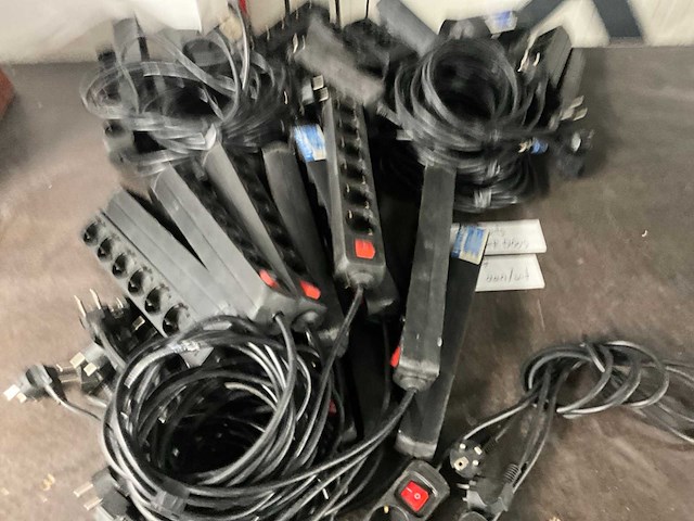 Partij 230volt stekkerblokken - afbeelding 4 van  5