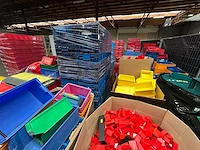 Partij 25+ pallets kunststof magazijnbakken - afbeelding 4 van  5